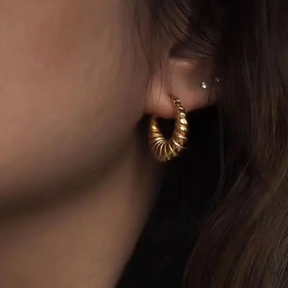 18k Gold Plated Croissant Hoop Earrings - Picture 4 of 10